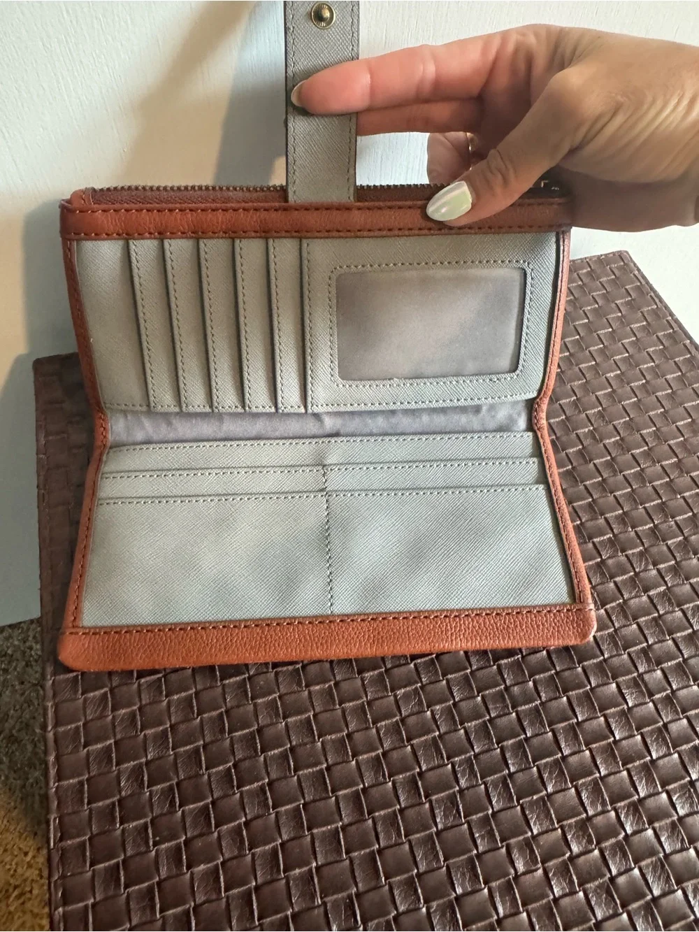 Fossil Tan/Brown Leather Zip Card Holder with Gold Hardware